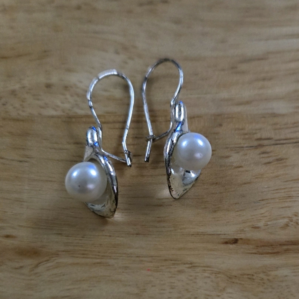 Avon Silver Pearl Earrings